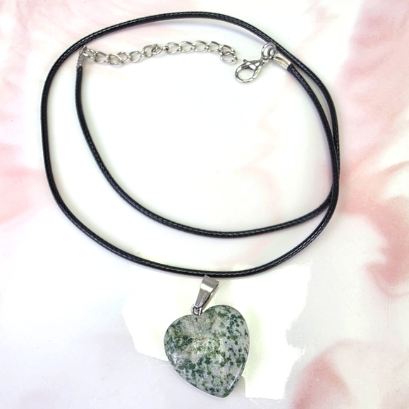Natural Stone Heart Pendant Necklace​ - Picture 1 of 1